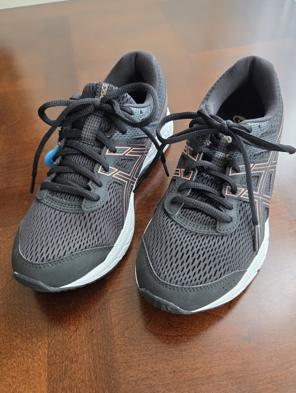 ASICS Gel-Contend 6.  NWOT Size 6.  Black Running Sneakers with Rose Gold Accent